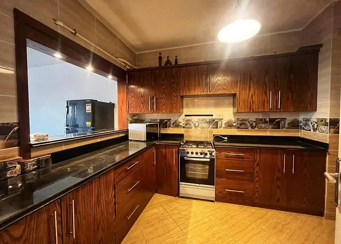 Dağ evi Stylish 3-brs Chalet-al Ain Bay