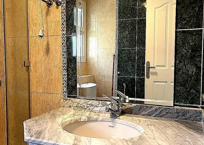 Dağ evi Stylish 3-brs Chalet-al Ain Bay *