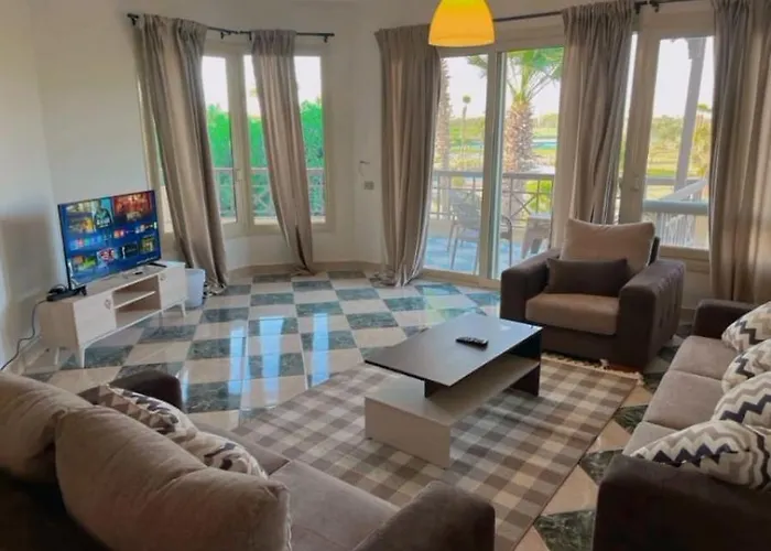 Dağ evi Stylish 3-brs Chalet-al Ain Bay