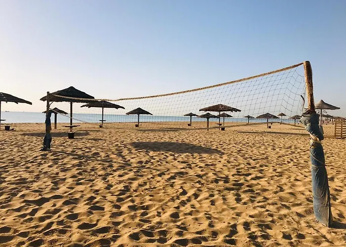 Stylish 3-brs Chalet-al Ain Bay