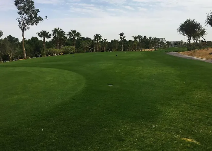 Stylish 3-brs Chalet-al Ain Bay